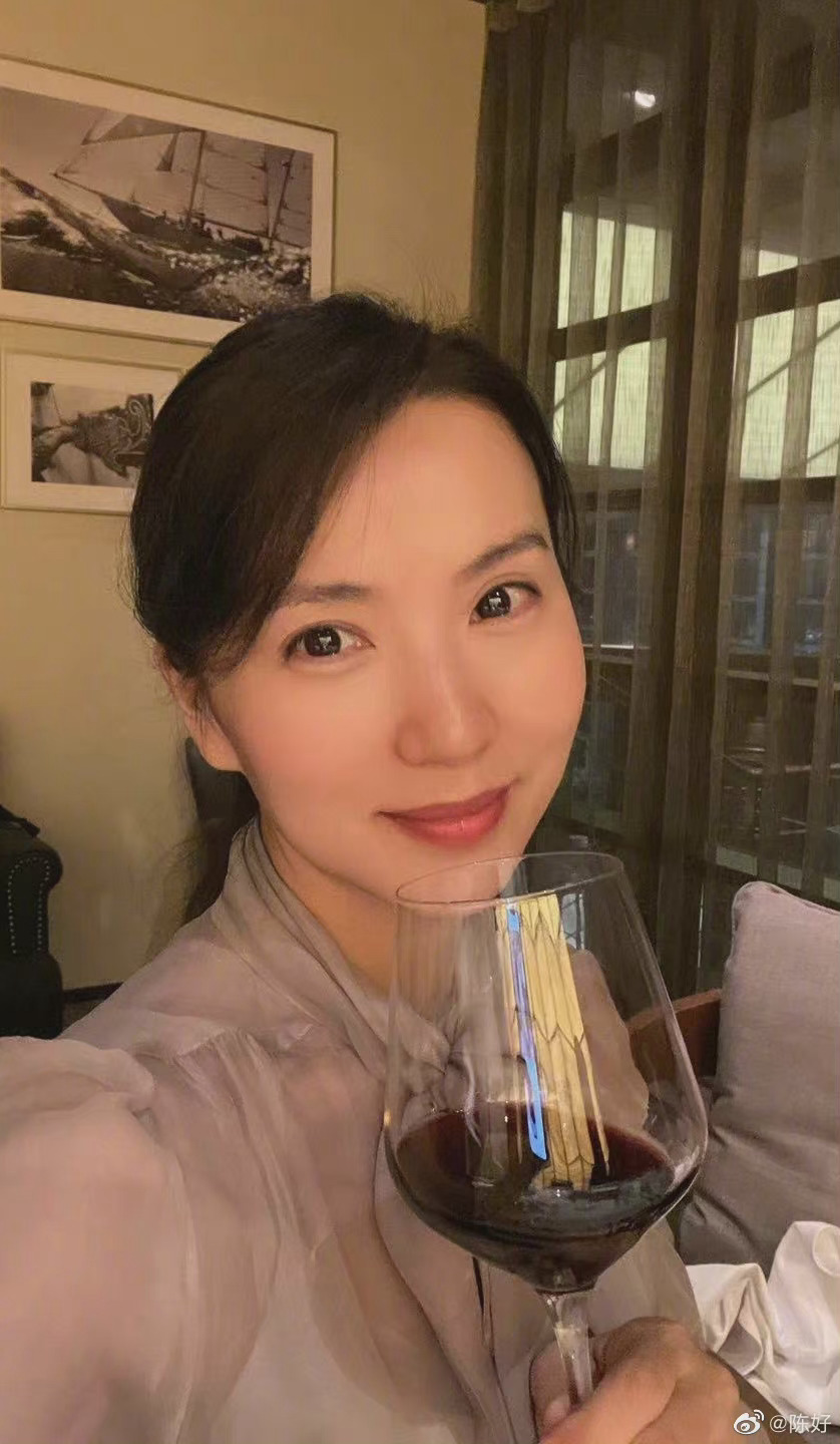 陈好晒出庆生照,姐姐状态真的好好啊,完全看不出来已经43岁了