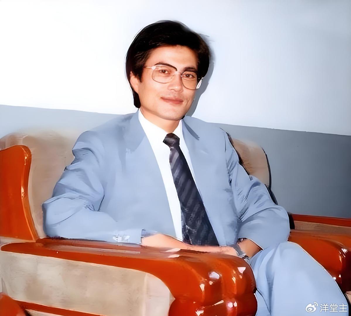 文在寅:从被歧视的脱北者到抗财阀的总统,卢武铉的约定他守了一辈子