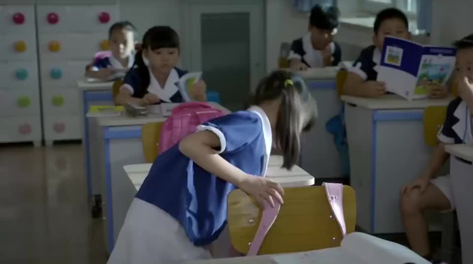 虎妈猫爸:茜茜把真话日记给赵老师看,赵老师教她做一个诚实的人