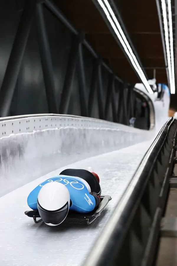 昨晚！男子钢架雪车创造历史！休闲区蓝鸢梦想 - Www.slyday.coM