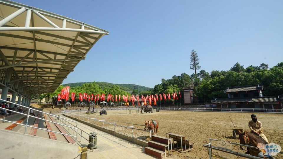 国内最早最成功的影视基地每年上百个摄制组在这拍摄不是横店