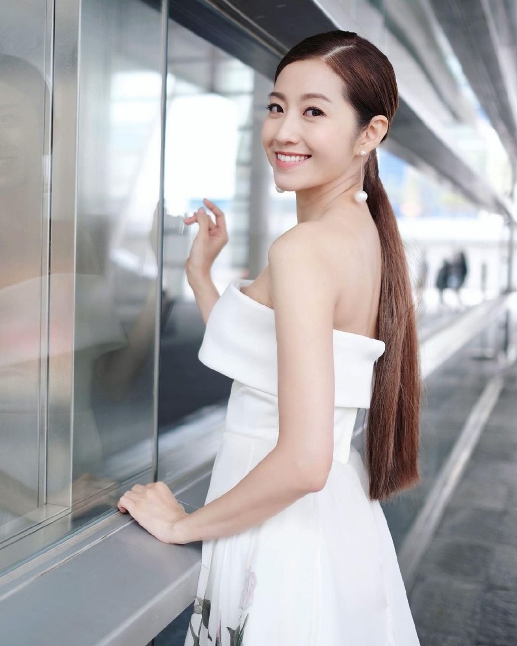 陈自瑶出席活动罕谈王浩信坦言彼此间有沟通夫妻关系逐步回温