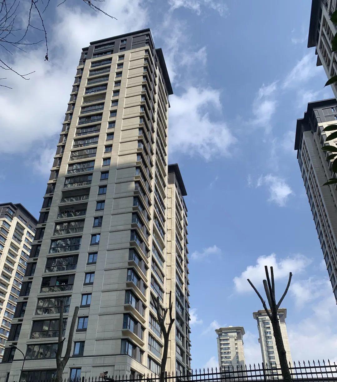 进入2022年突然不少杭州业主开始关心起自己小区的外立面了你家的外