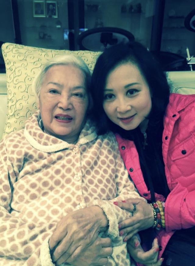 李香琴女儿送别谭炳文公开母亲近况有认知障碍不知老友已离世