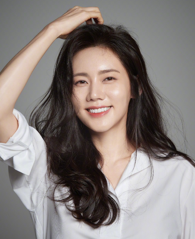 于晓光与陌生女子举止亲密，经纪公司回应是熟人，网友心疼秋瓷炫休闲区蓝鸢梦想 - Www.slyday.coM