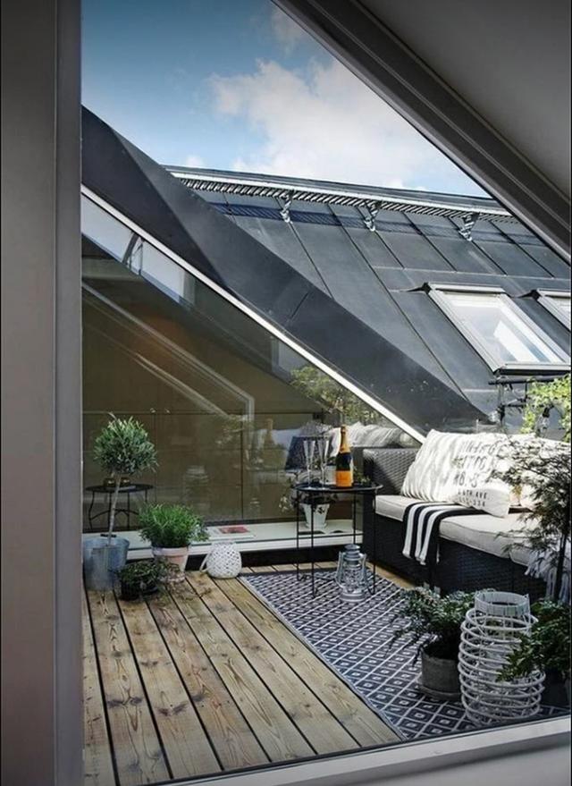 家有阁楼就偷着乐吧斜面打通做个宽敞的大露台凭空多处小院子