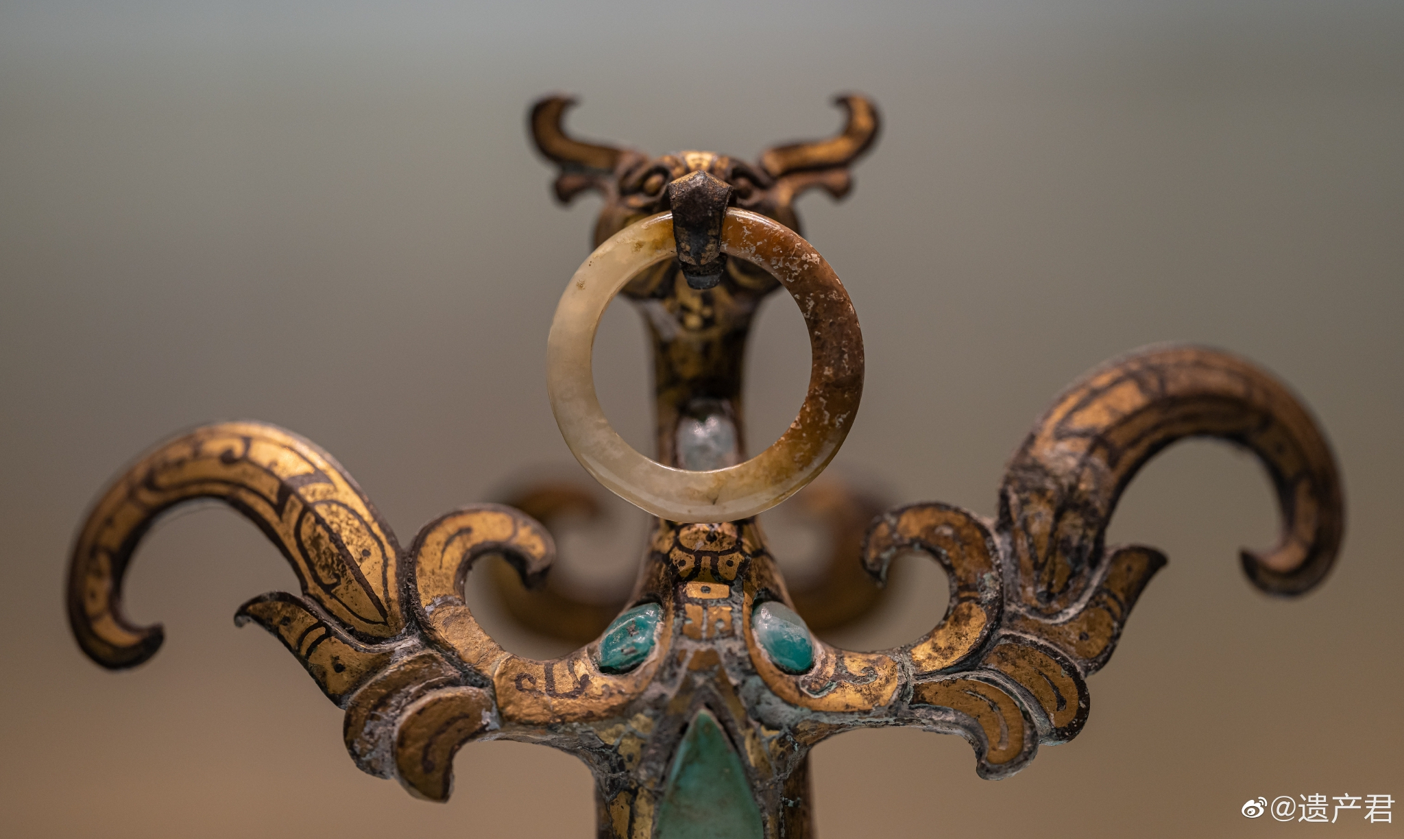 河北博物院藏西汉青铜鎏金朱雀衔环杯