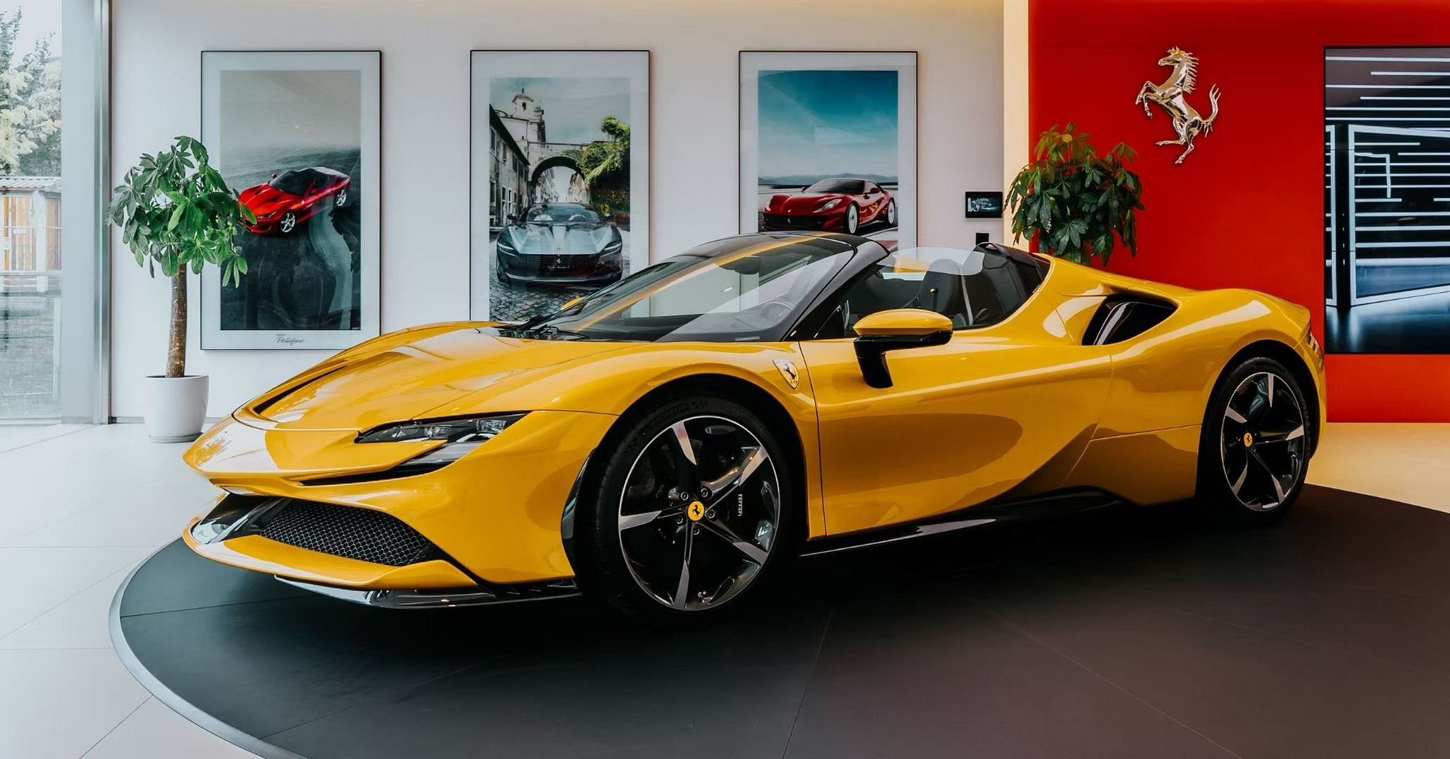 全新法拉利sf90 spider风驰电掣 御势而至