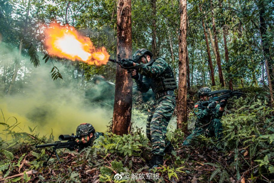 高燃现场!直击武警四川总队特战分队练兵场