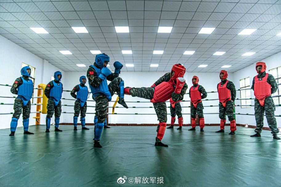 高燃现场!直击武警四川总队特战分队练兵场