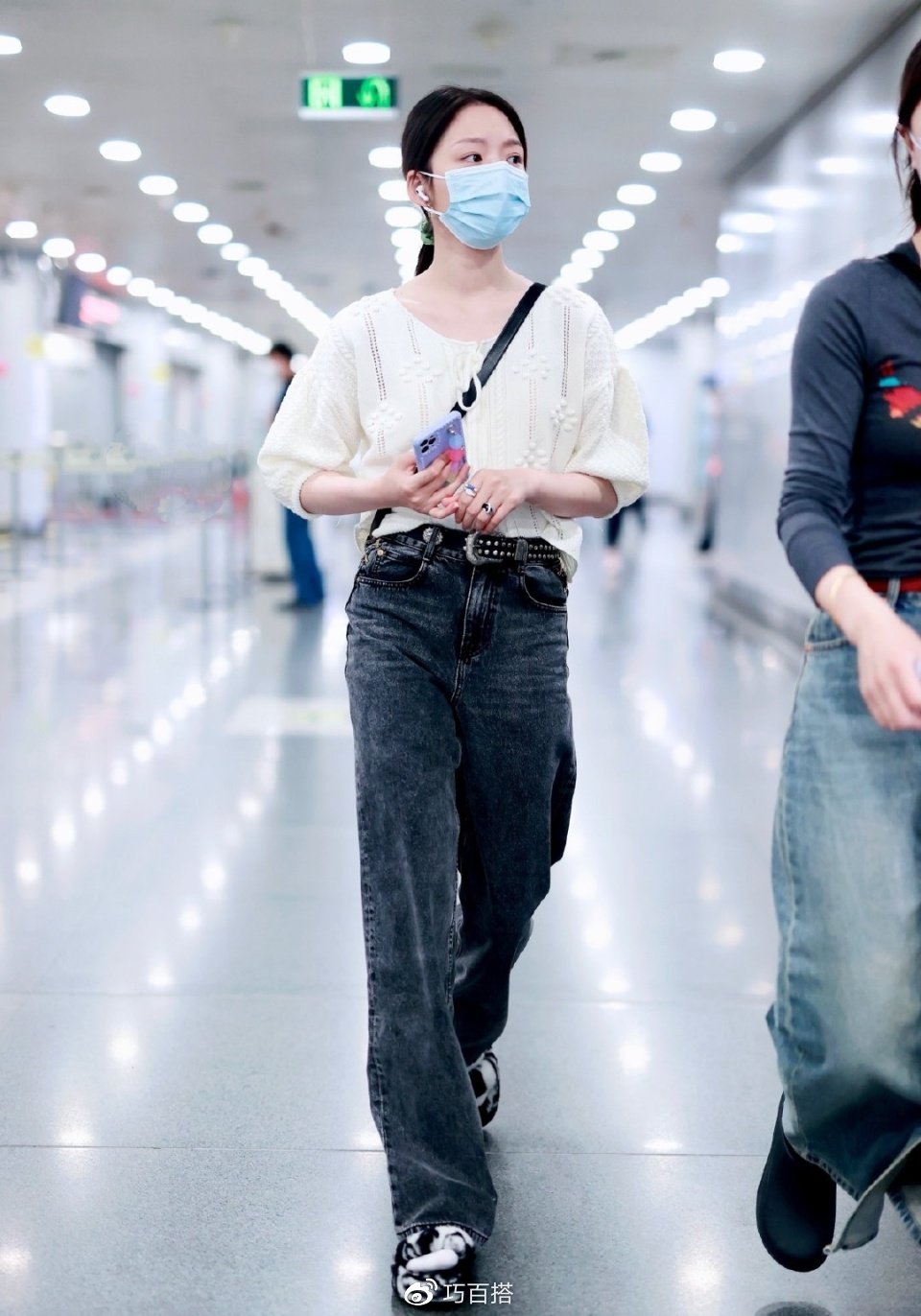 任敏穿衣开挂了！私服清爽秀气，工作装浪漫仙美，越来越像顶流了__财经头条