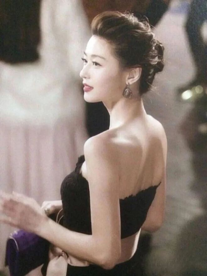 性格、“社交人设”对美女形象的影响有多大?休闲区蓝鸢梦想 - Www.slyday.coM 性格、“社交人设”对美女形象的影响有多大?休闲区蓝鸢梦想 - Www.slyday.coM