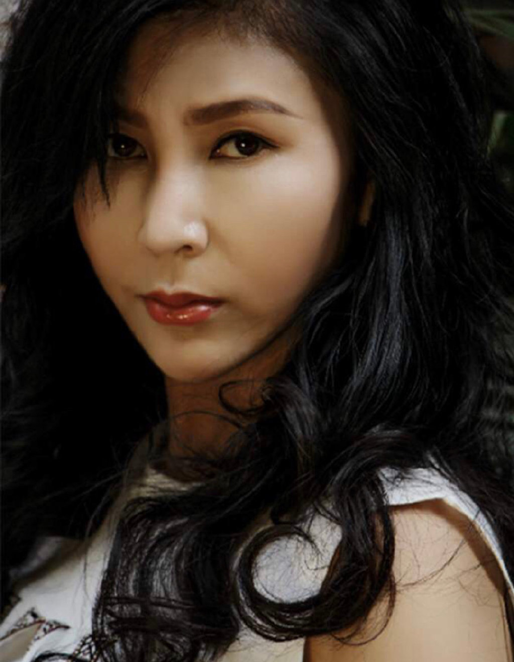 68岁楼南光自曝再婚,送花给妻子庆祝结婚两周年,女方为内地艺人__财经