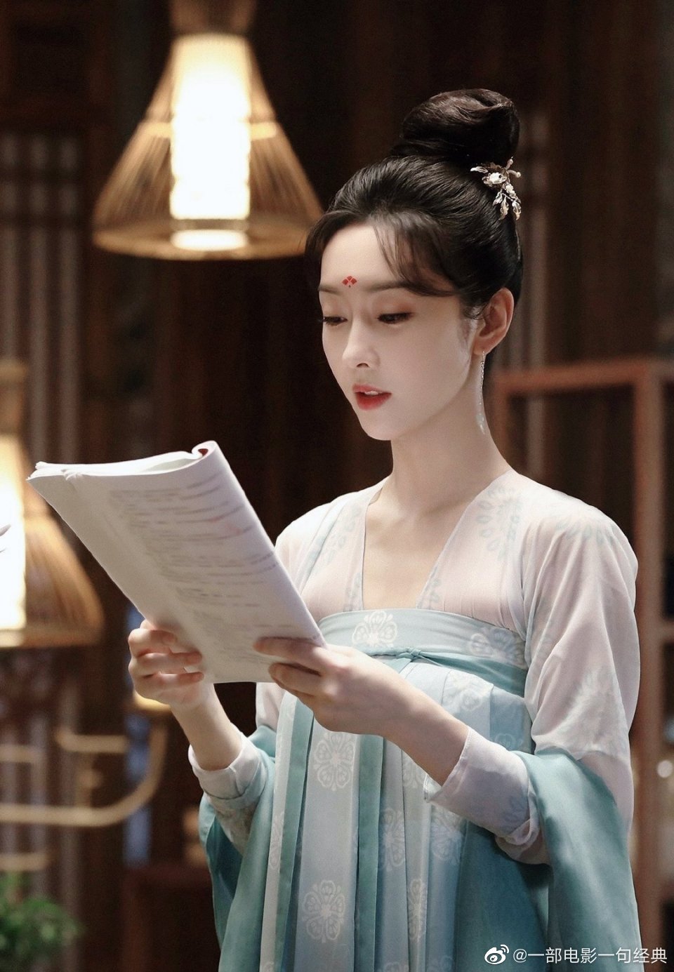 《与君歌》中宣璐演的烟织女装似仙女