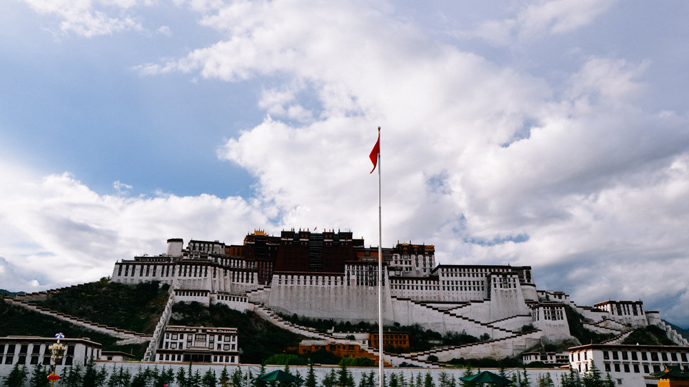 布达拉宫 通往地心图片