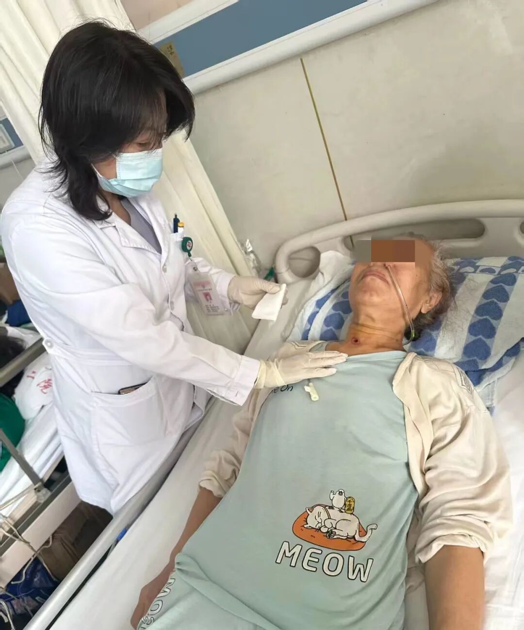 近日,哈尔滨市第二医院康复c区接诊一位气管切开术后患者