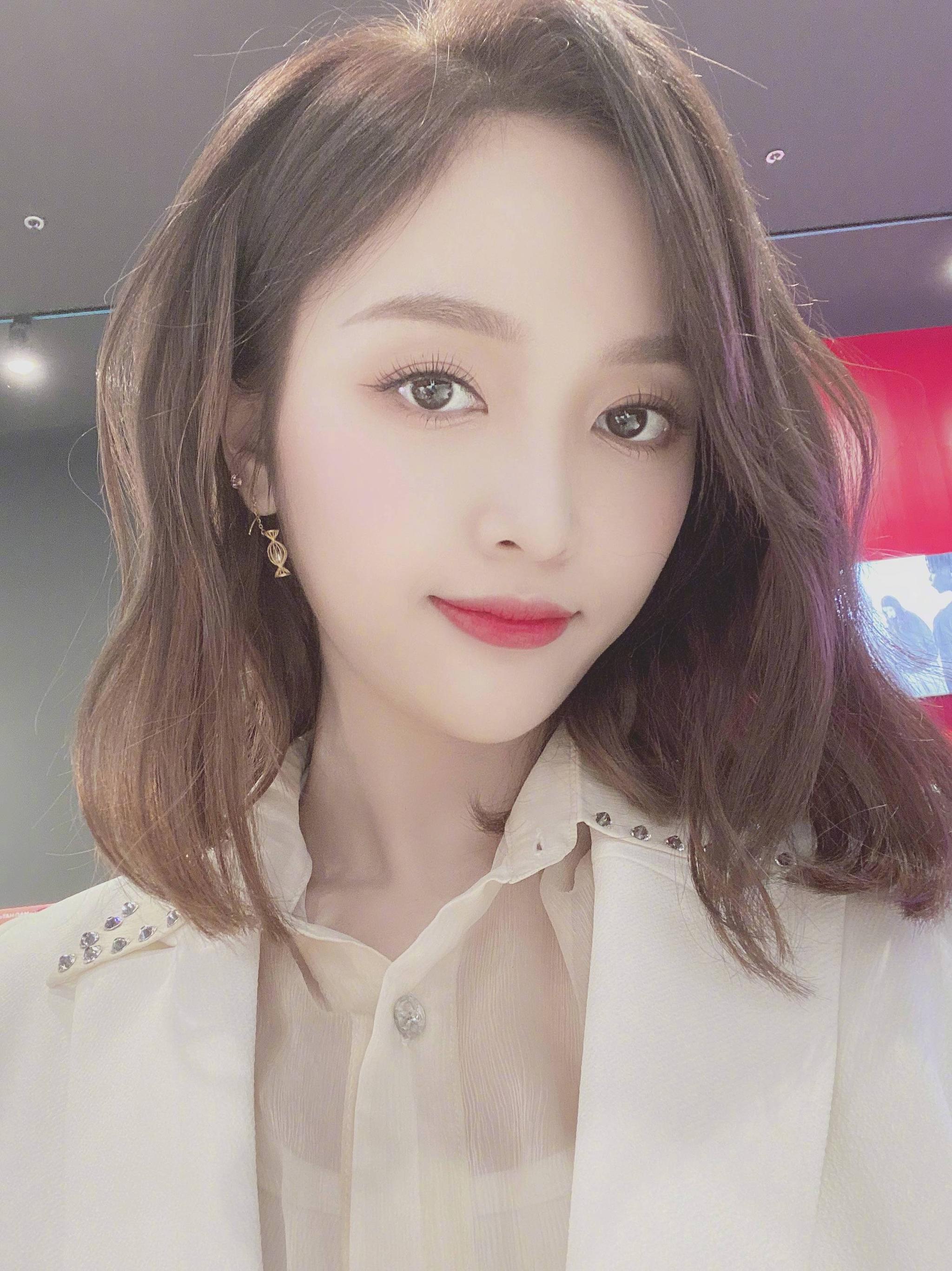 大家认为娱乐圈哪位女明星的长相是标准的女团脸呢?