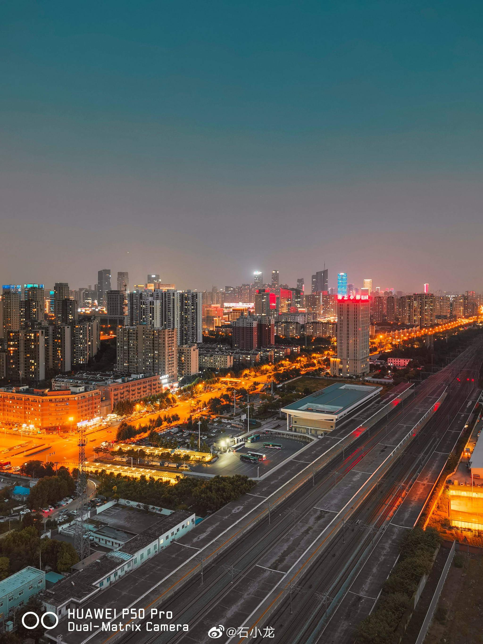 一组手机长焦镜头拍摄的图片p1p810倍变焦p91x