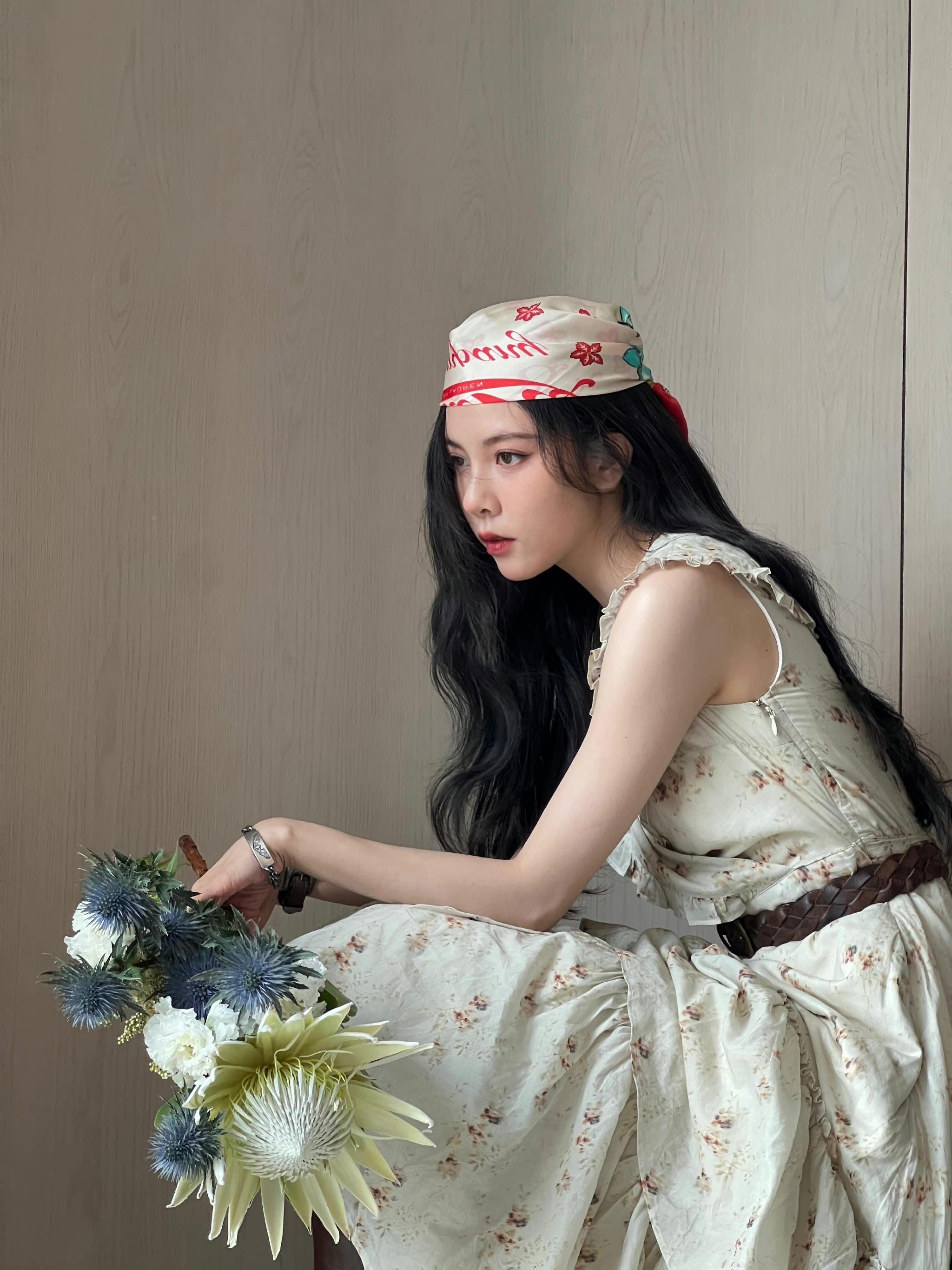 宋妍霏穿碎花连衣裙也太美了吧