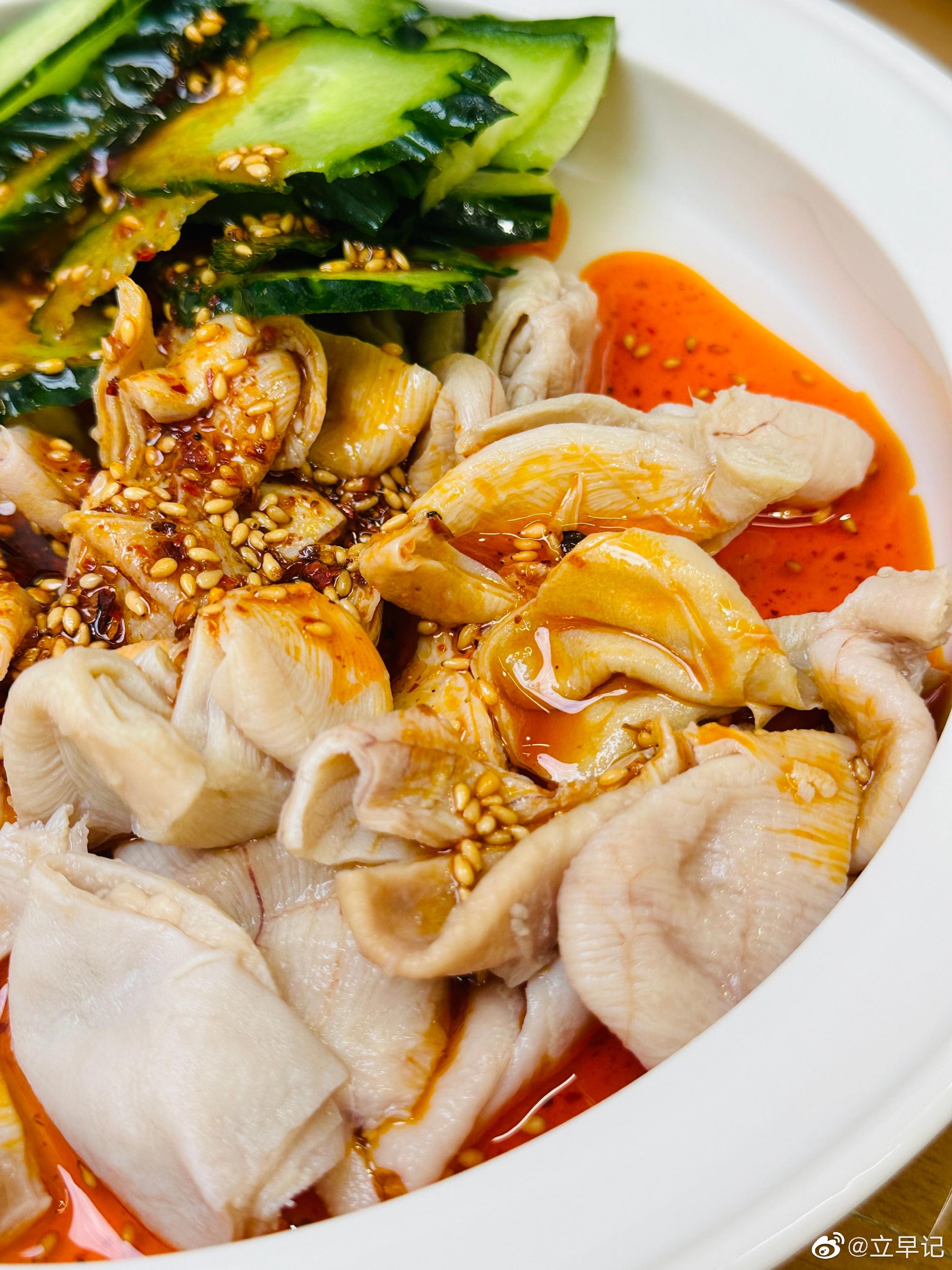 减脂期间可以吃的凉拌鸡肚,鸡肚高蛋白低脂肪,很适合减脂人士