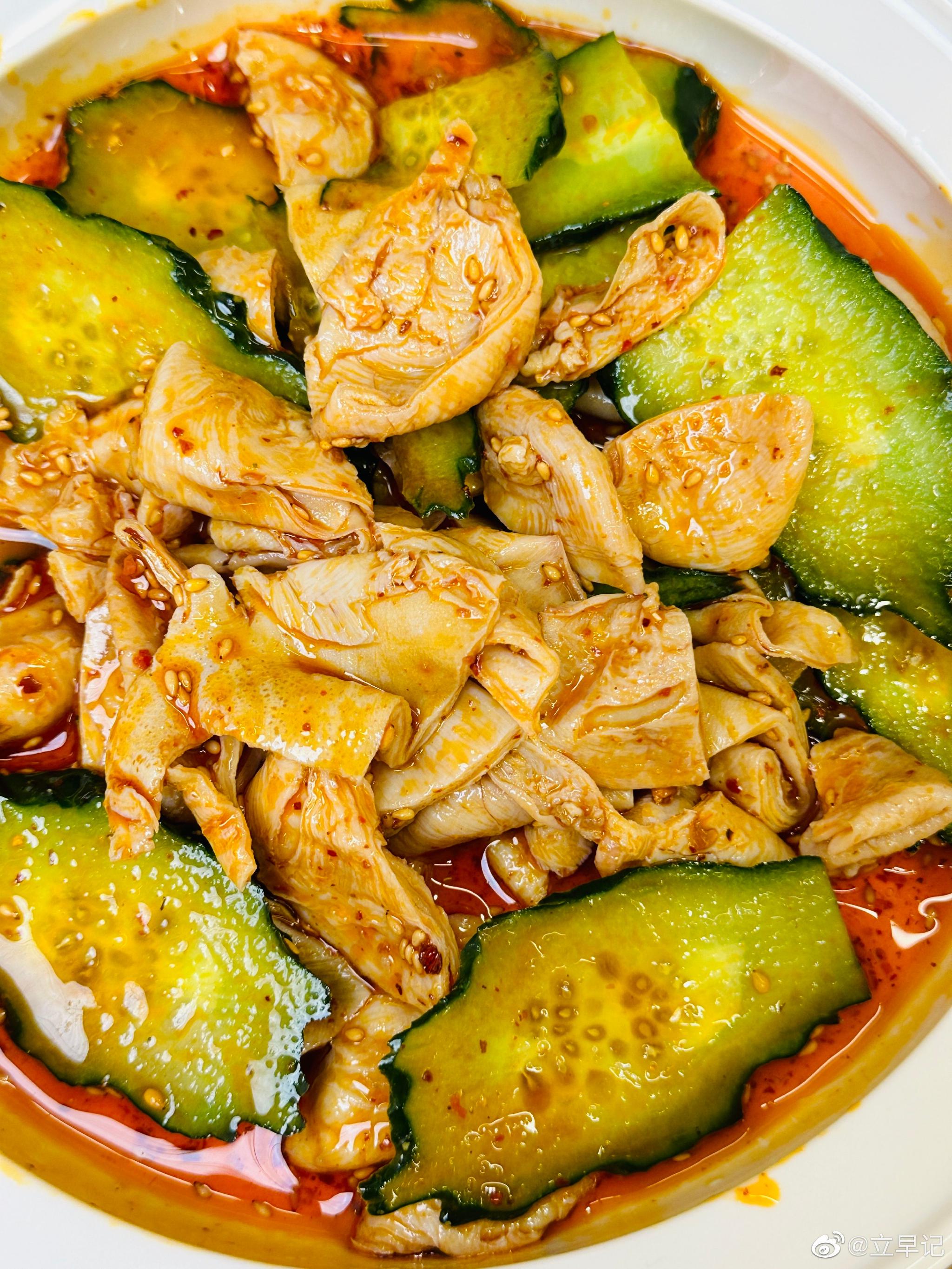 减脂期间可以吃的凉拌鸡肚,鸡肚高蛋白低脂肪,很适合减脂人士