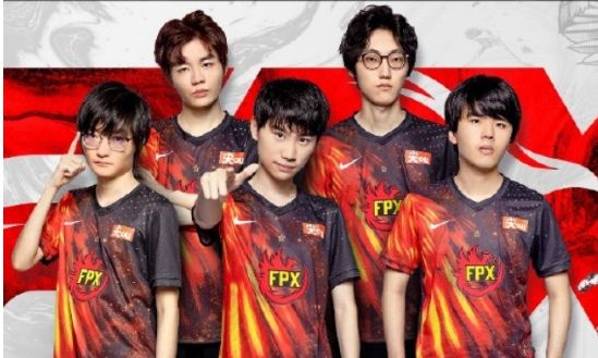 fpx公布夏季赛合照bo不在大名单内牛宝新发型摆脱自闭