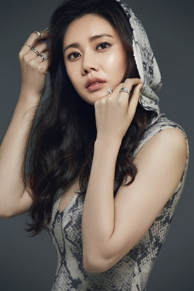 于晓光与陌生女子举止亲密，经纪公司回应是熟人，网友心疼秋瓷炫休闲区蓝鸢梦想 - Www.slyday.coM