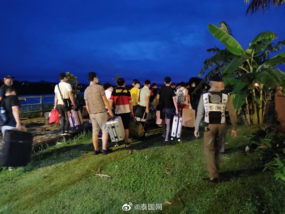 18名中国人从金三角偷渡入境泰国被捕_高清图集_新浪网