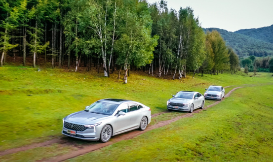 对比才会有伤害奔腾B70对比轩逸、雷凌、卡罗拉