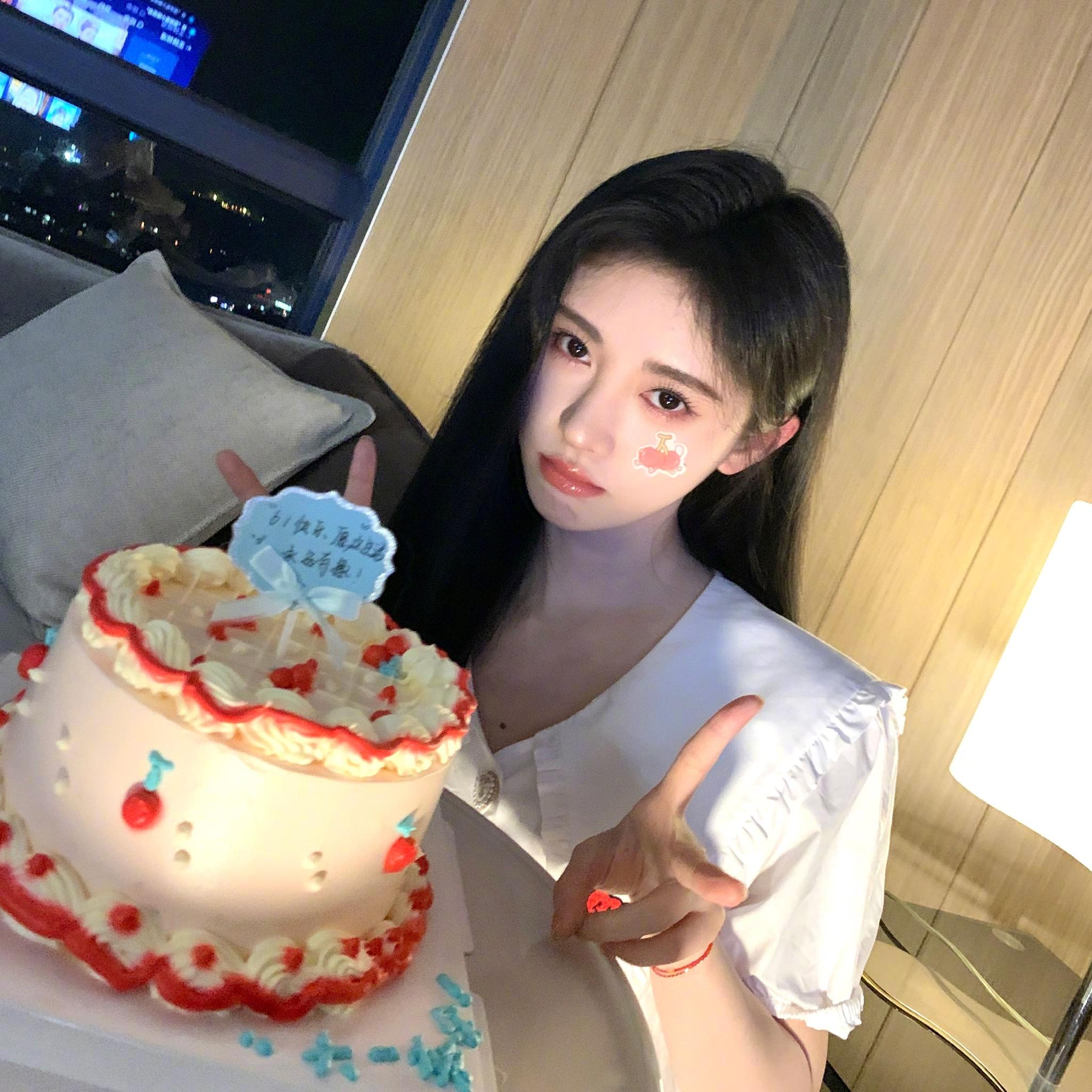 一岁一欢喜 9015@鞠婧祎 生日快乐……_高清图集_新浪网