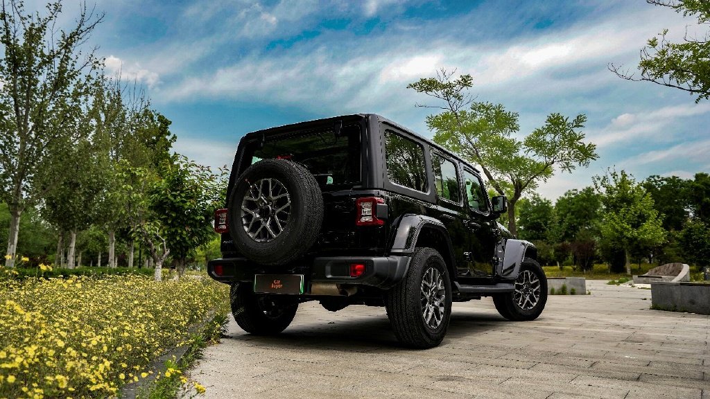 一台更文明的硬派越野车你能接受牧马人4xe的触电进化吗