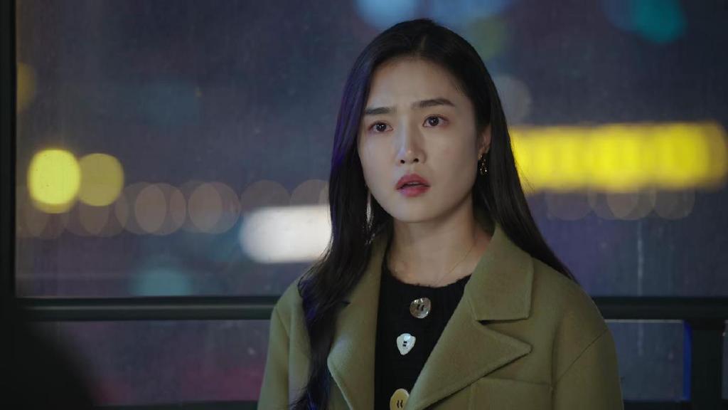 底线:"物化"女性的人,往往是她们自己,浅析女性角色钟媛媛|我是余欢水