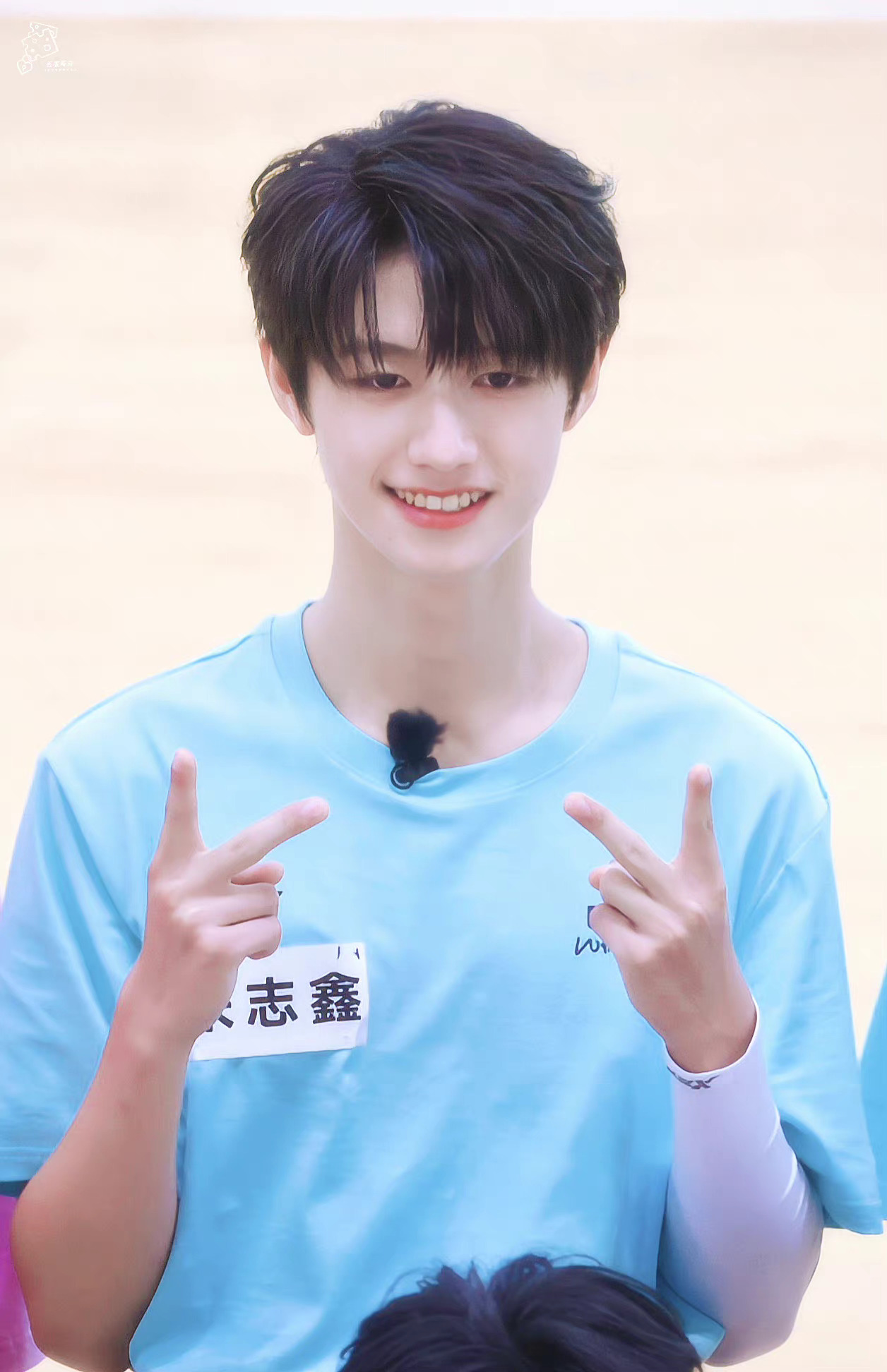 朱志鑫夏日运动会饭拍,活力可爱的运动少年!笑容好甜啊__财经头条