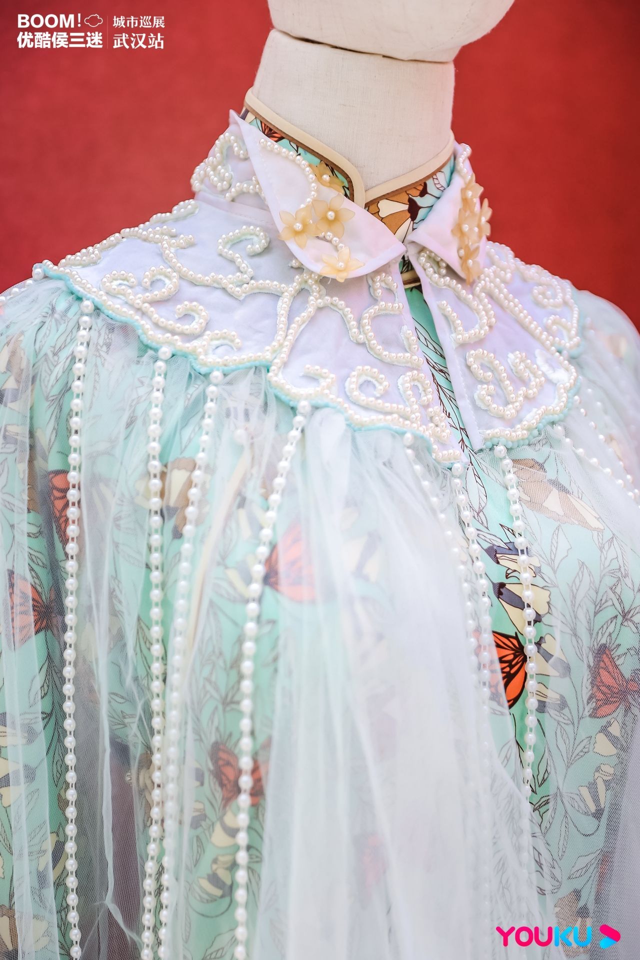 一袭锦衣华服,胜却人间无数