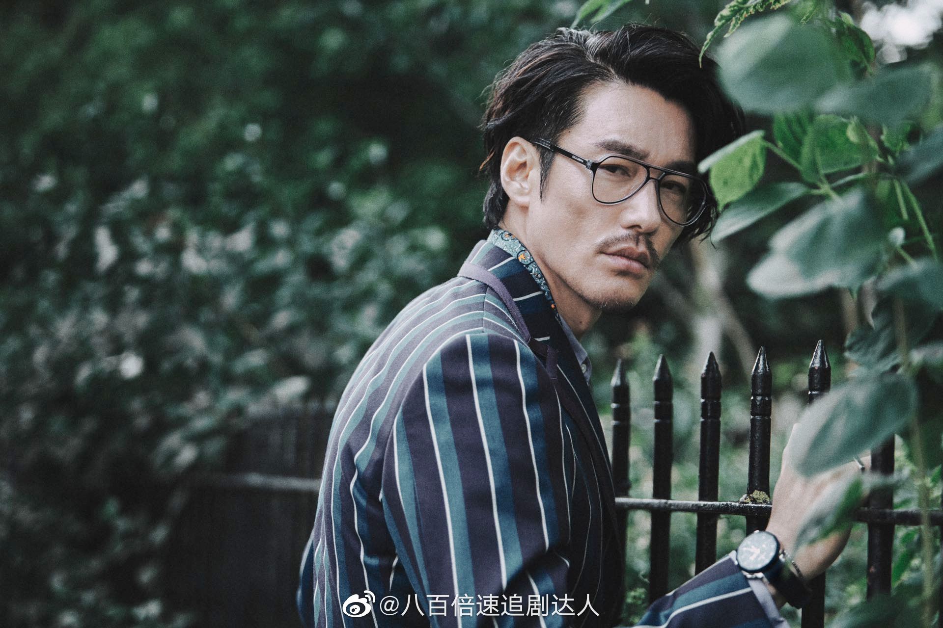 妈呀!胡兵竟然都已经52岁了 这个状态未免也太好了吧!__财经头条