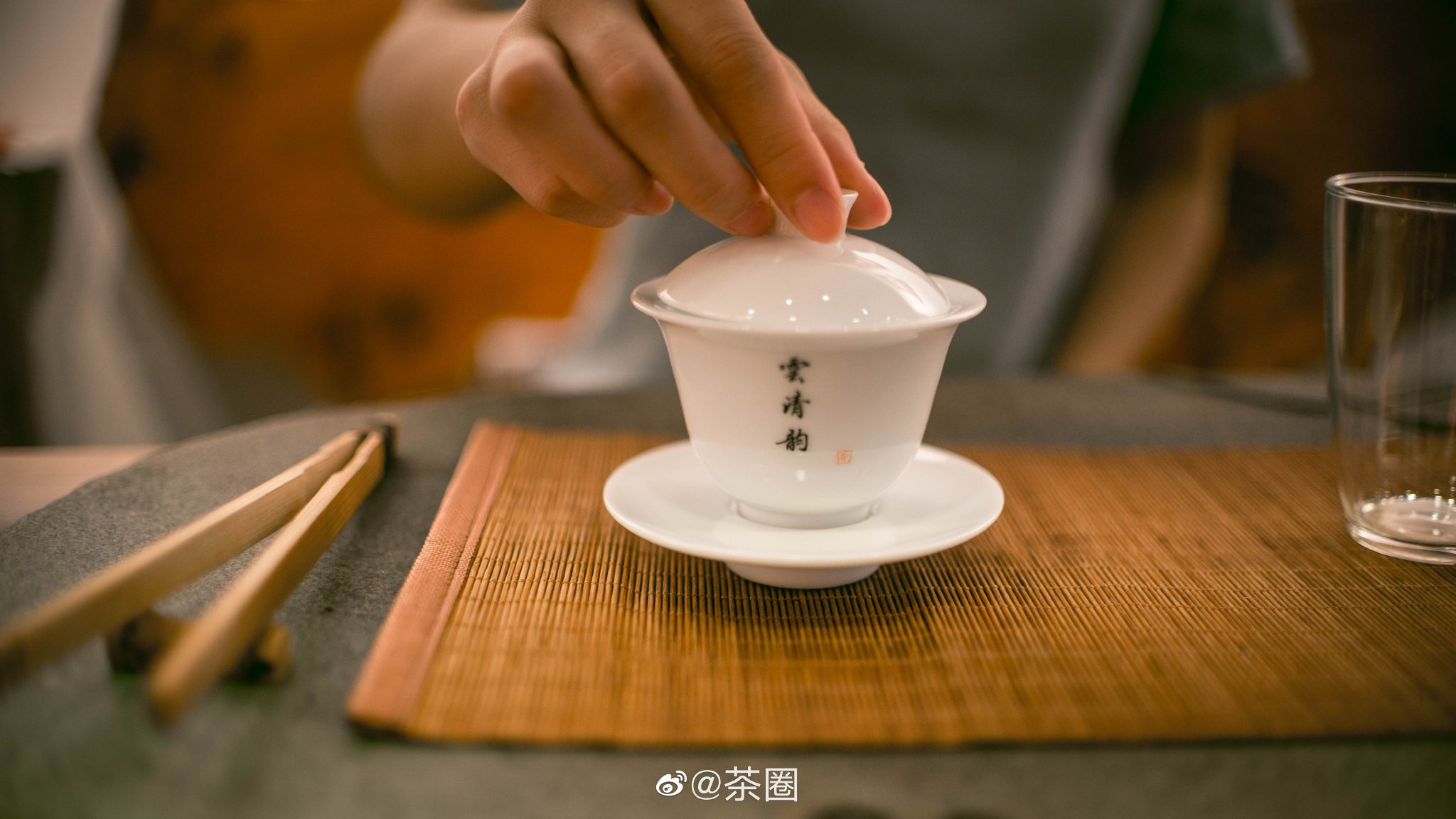 一盏茶的心思,一杯水的柔情,初品香茗,润泽了瞳眸……__财经头条