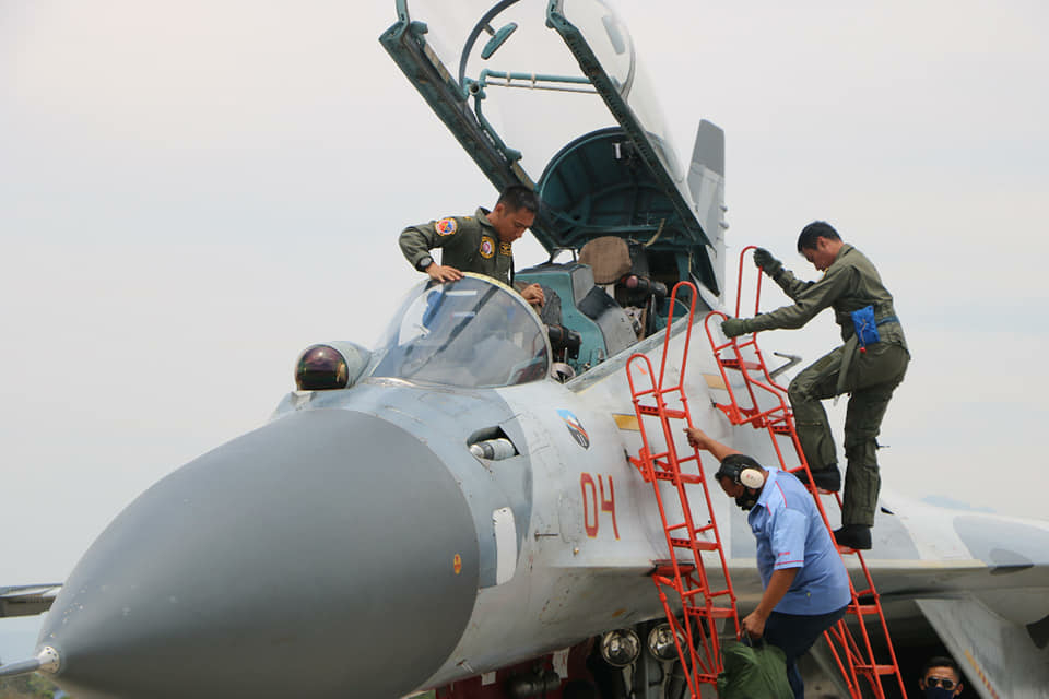 印度尼西亚空军苏-30MK2型战机……