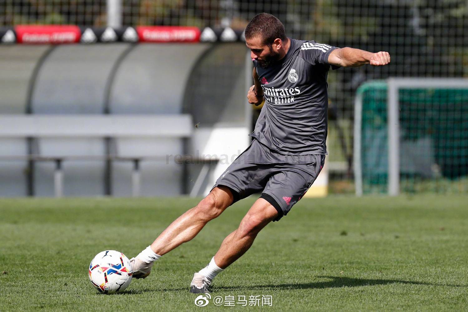 皇马全队的训练照.马里亚诺终于要复出了.