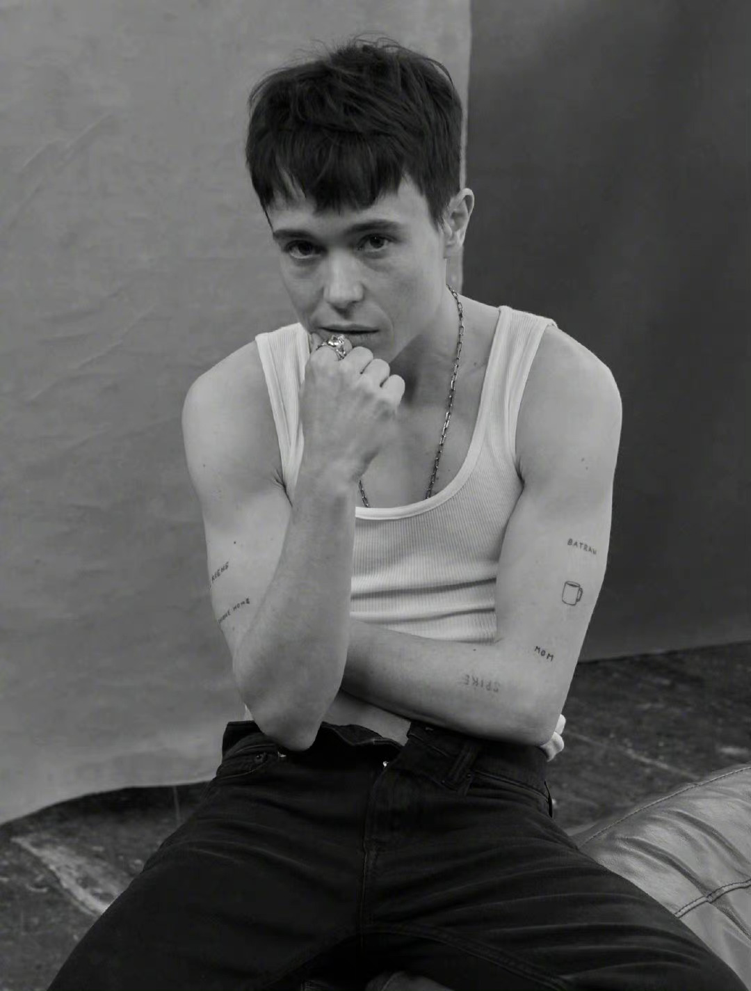 艾略特佩吉最新esquire新大片