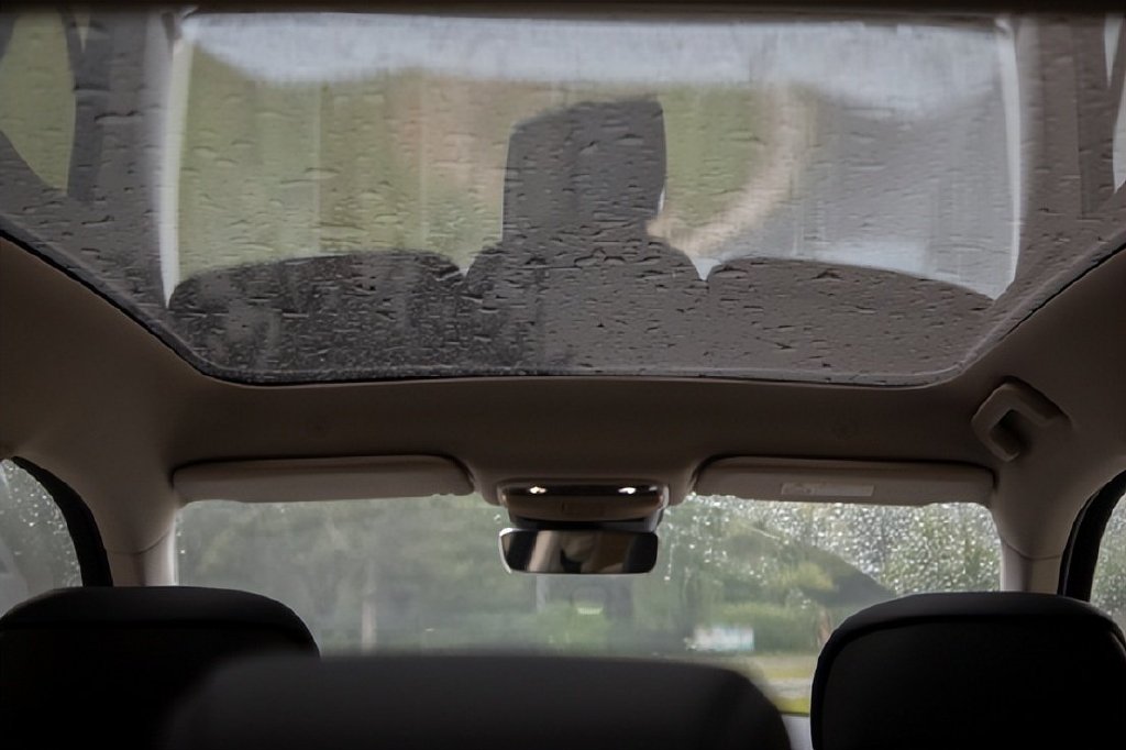 另类对比！问界M5和奔驰GLC，居然有2点相似？