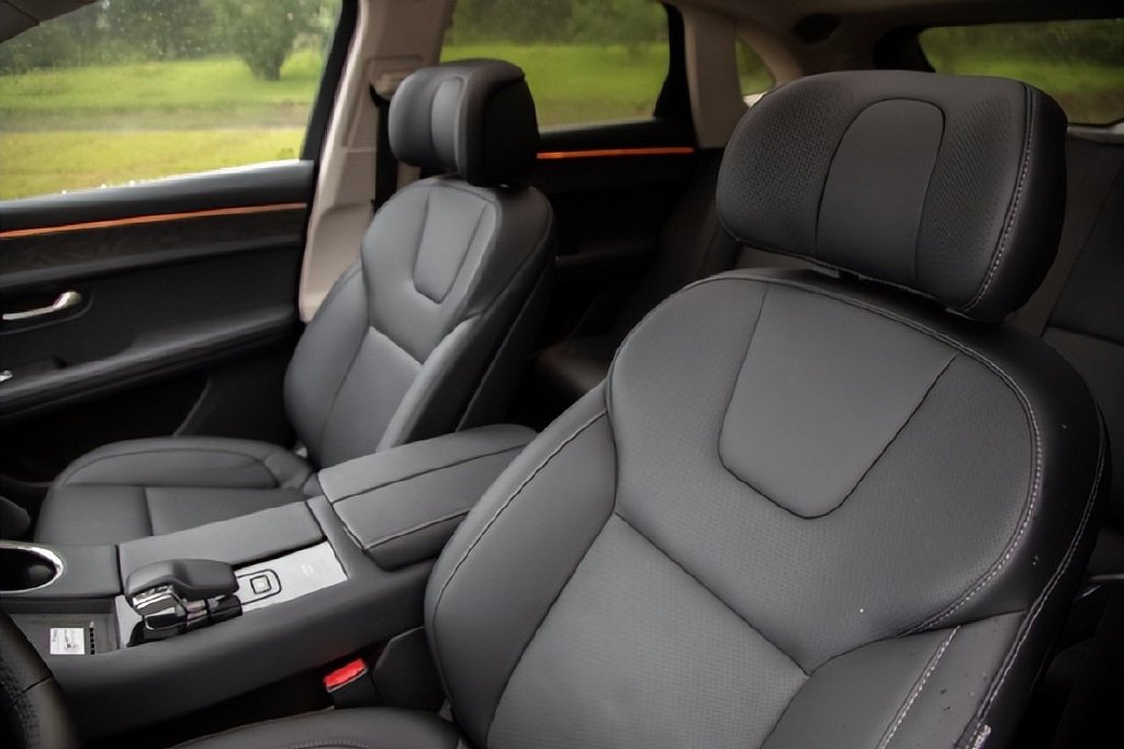 另类对比！问界M5和奔驰GLC，居然有2点相似？