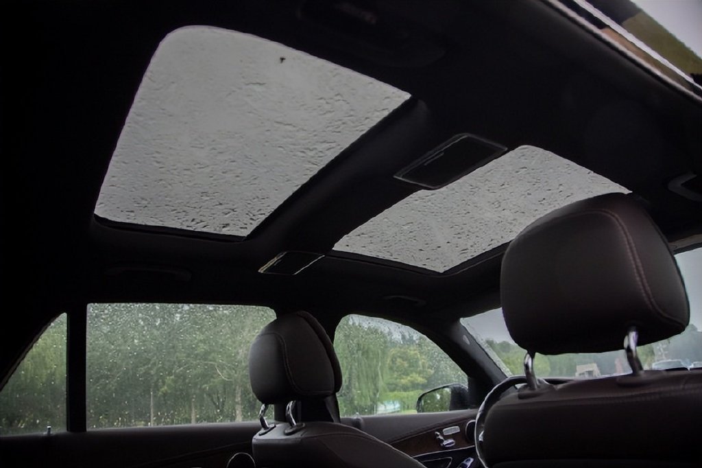 另类对比！问界M5和奔驰GLC，居然有2点相似？