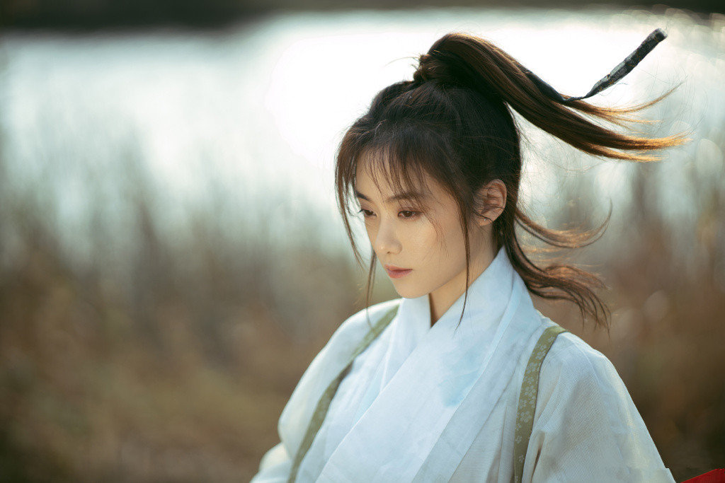 lpl美女穿古装余霜像新娘rita像男扮女装小钰像女侠一样帅