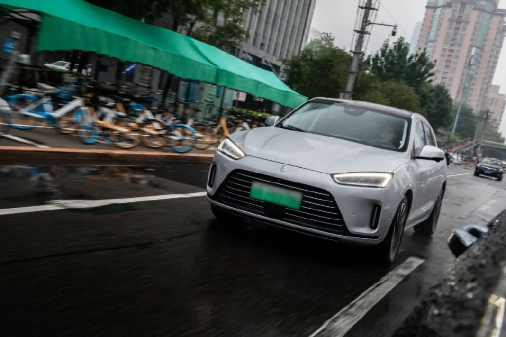 另类对比！问界M5和奔驰GLC，居然有2点相似？