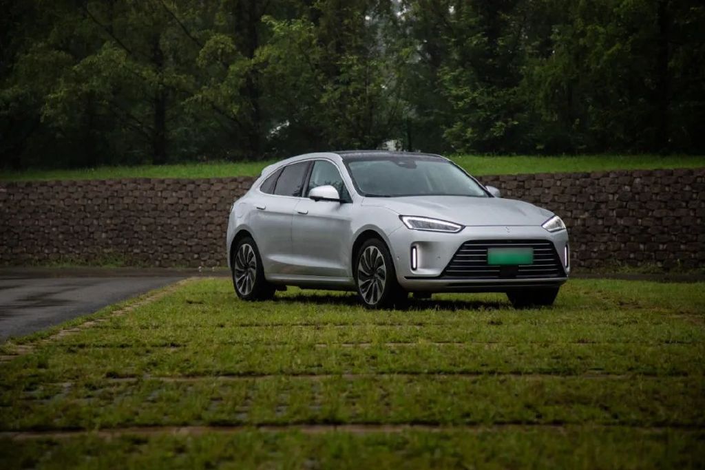 另类对比！问界M5和奔驰GLC，居然有2点相似？