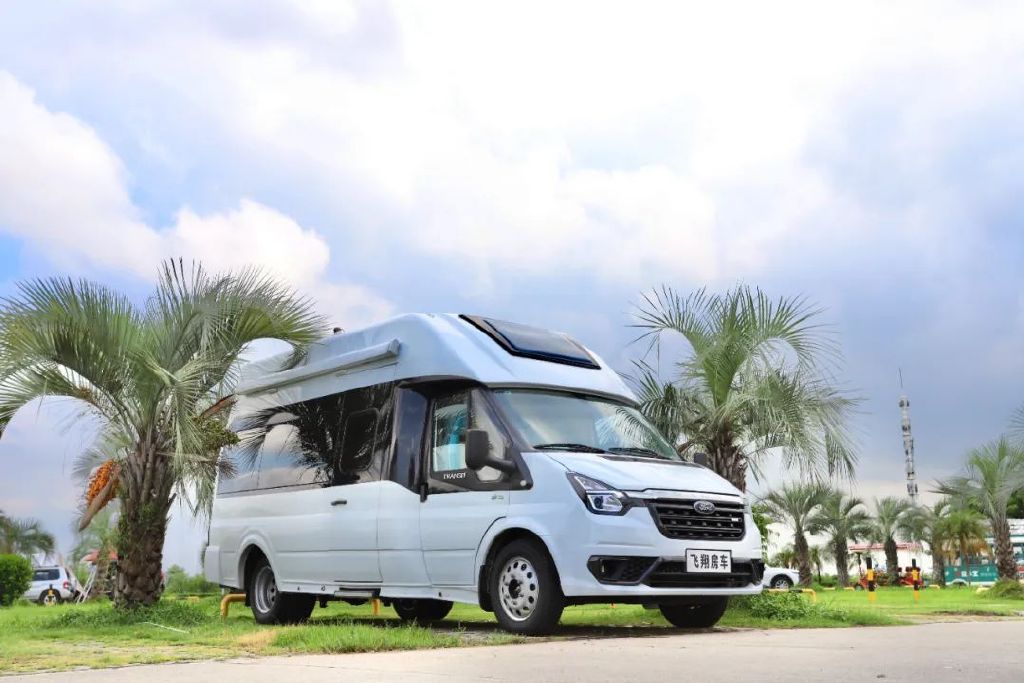 飞翔福特铁cpro创世版精巧雅致兼顾商旅航空座椅多处睡卧区布局