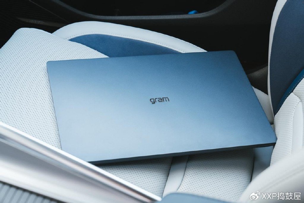 屏幕色彩和极致轻薄全都要!仅有990克的LG OLED gram SuperSlim体验|LG Gram|PC|性能|办公|接口_新浪新闻