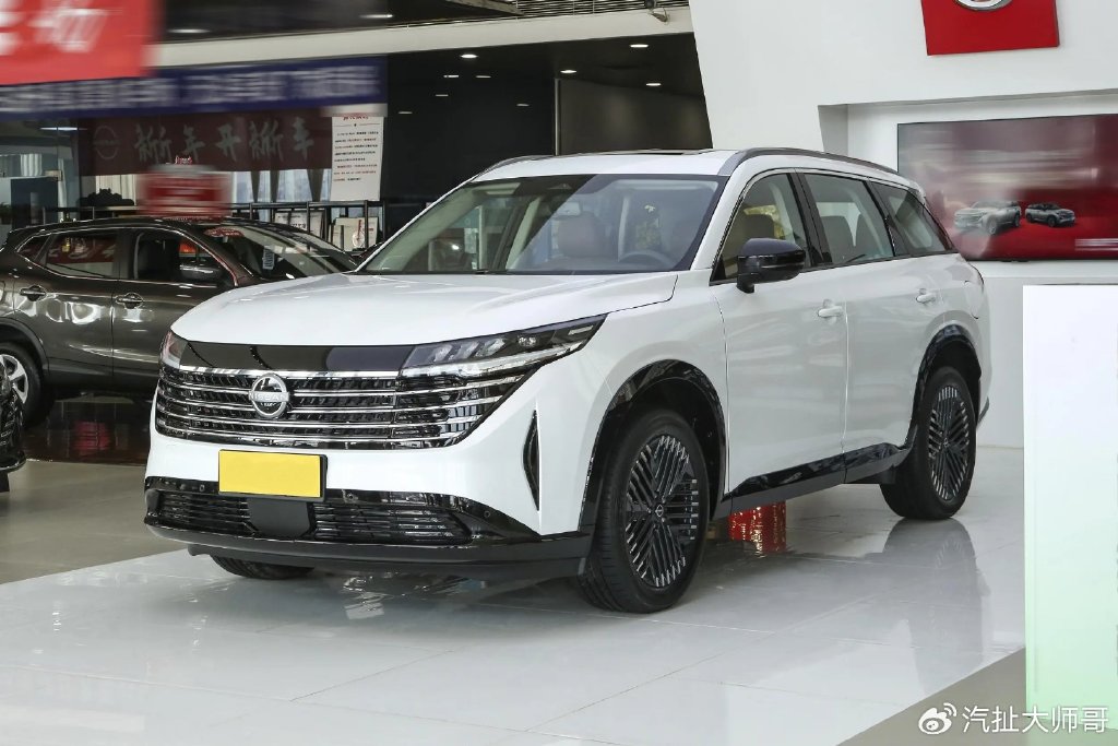 售价方面,定位中大型suv的东风日产探陆,厂商指导价为23.98-30.