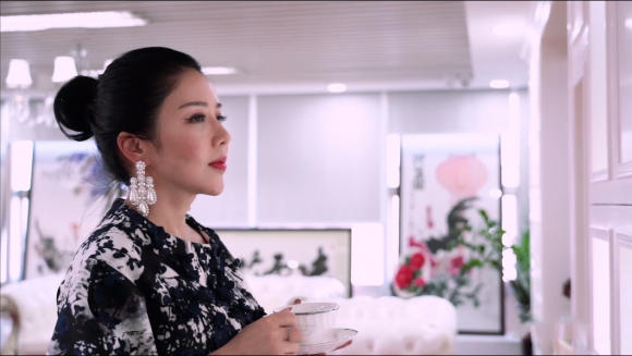 深圳旅大集团董事长祝凌燕女士受邀香港卫视华商视界栏目专访