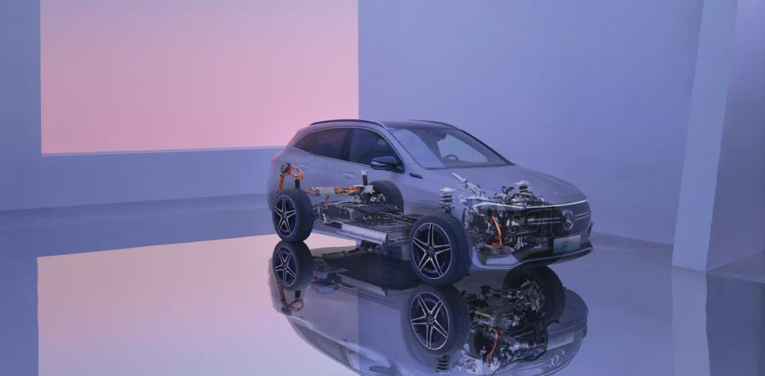 豪华纯电SUV怎么选？沃尔沃XC40新能源对比奔驰EQA